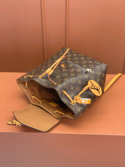 0528 Monogram Monsouris Nm Bb