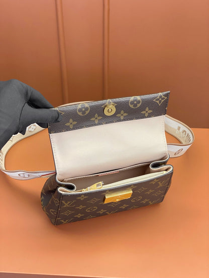 0528 Cluny Mini Monogram